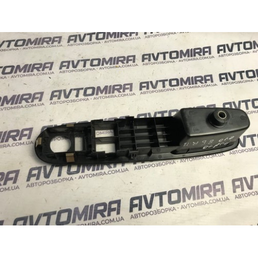Корпус кнопки склопідйомника передніх лівих дверей Fiat Punto 3 2005-2018 735500050